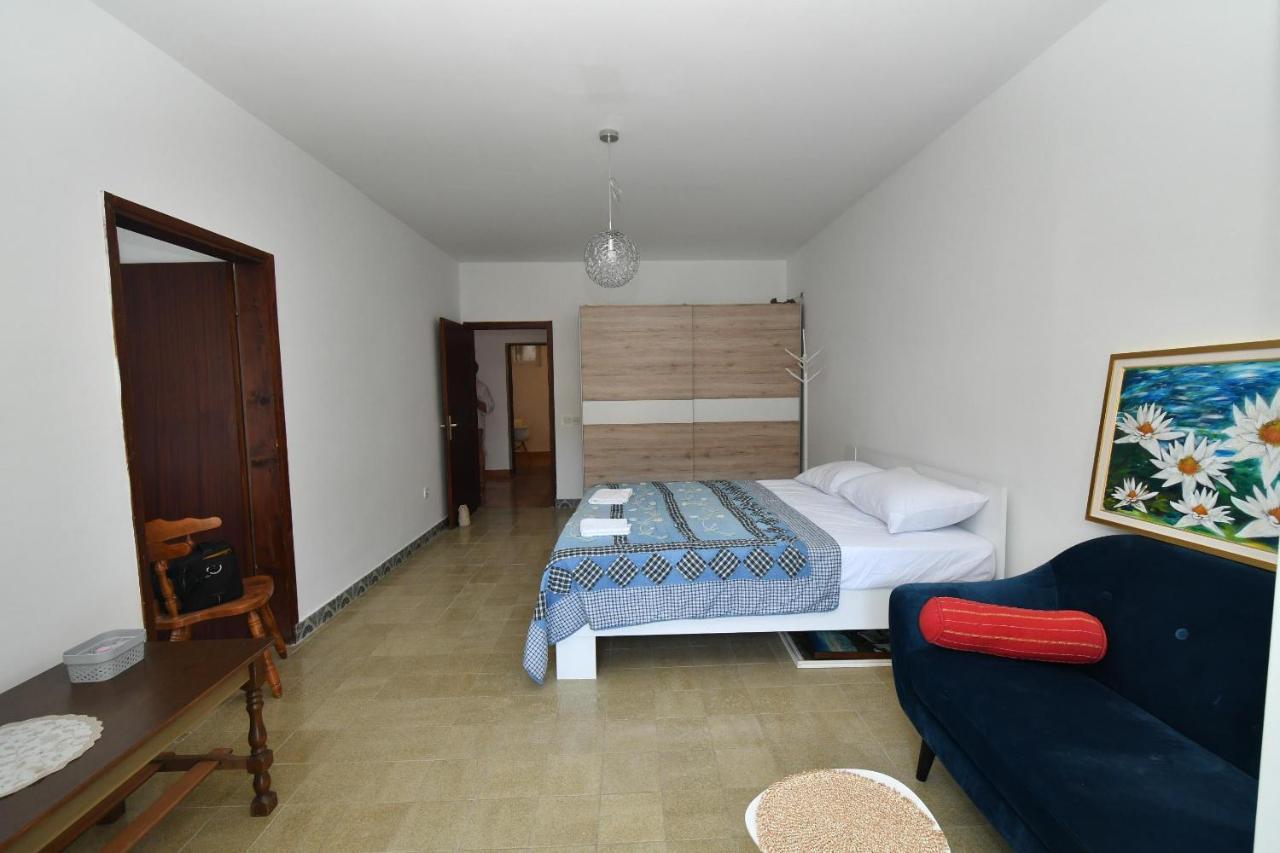 Apartmani Dora Duboka Eksteriør bilde